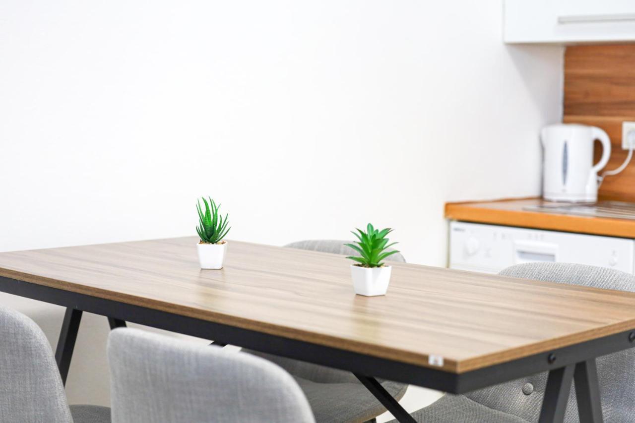 Garden-eden Apartment *